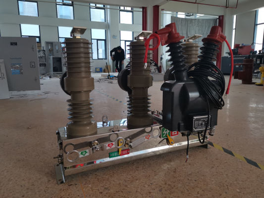 ZW32-24kV Three Phase Outdoor Vacuum Type Circuit Breaker High Voltage
